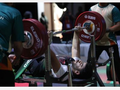 محمد کریم‌نیا پاراوزنه‌بردار دسته‌ی ۶۵ کیلوگرم با مهار وزنه ۱۳۲ کیلوگرم در حرکت پایانی خود موفق به کسب نشان برنز پنجمین دوره بازی‌های پاراآسیایی نوجوانان و جوانان در کشور امارات شد.